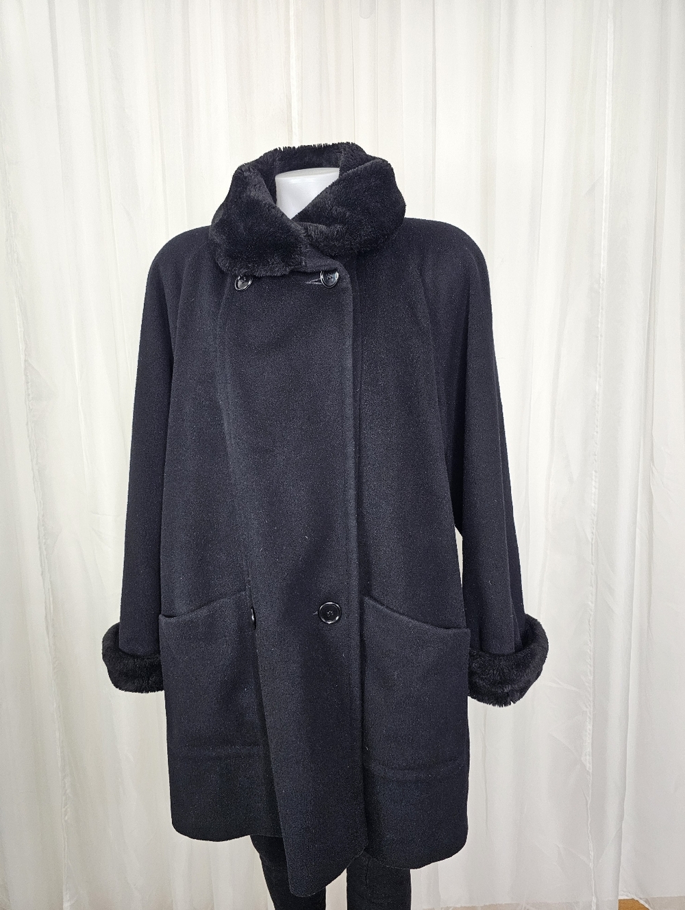 Searle Blatt Studio Black Wool Swing Coat With Faux-Fur Trim 10